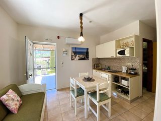 Συγκρότημα διαμερισμάτων 560 τ.μ. για πώληση, Μεσσηνία, Αίπεια-thumb-9