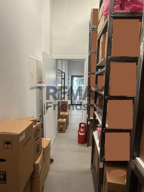 Επιχειρηματικό κτίριο 240 τ.μ. προς πώληση, Κολωνός
