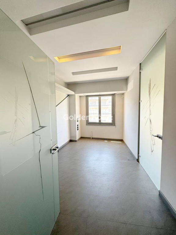 Γραφείο 108 τ.μ. προς πώληση, Hilton