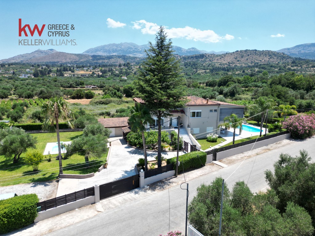 Συγκρότημα διαμερισμάτων 271 τ.μ. προς πώληση, Βαφές
