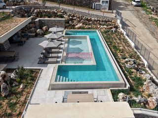 Συγκρότημα διαμερισμάτων 396 τ.μ. για πώληση
