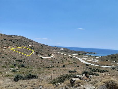 Land plot 693 sqm for sale