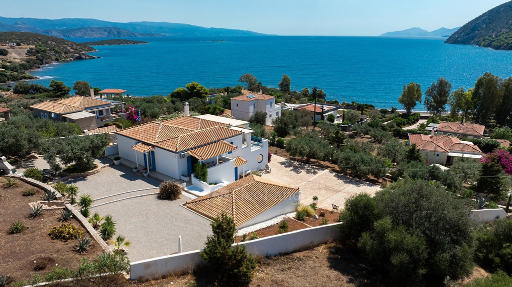 Μονοκατοικία 255 τ.μ. προς πώληση, Κουβέρτα