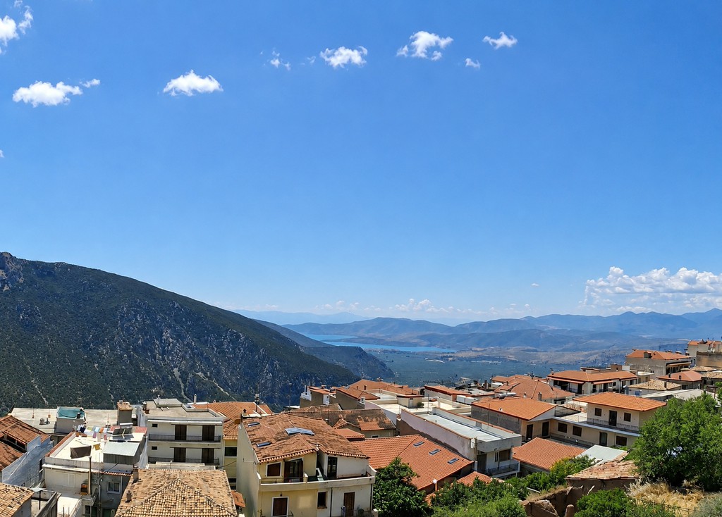 Κτίριο 576 τ.μ. πρός πώληση, Φωκίδα, Δελφοί