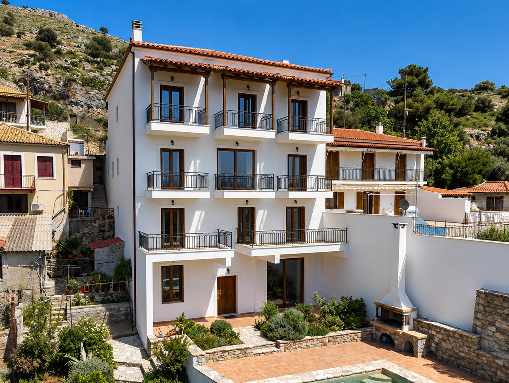 Κτίριο 576 τ.μ. πρός πώληση, Φωκίδα, Δελφοί