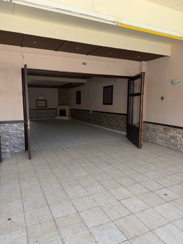 Επιχειρηματικό κτίριο 180 τ.μ. πρός πώληση