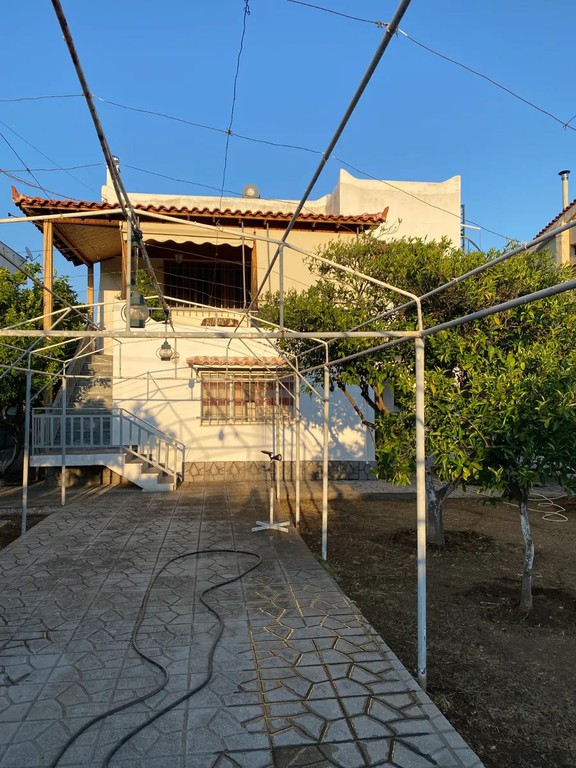 Μονοκατοικία 150 τ.μ. προς πώληση, Πολιτικά