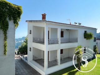 Συγκρότημα διαμερισμάτων 630 τ.μ. για πώληση