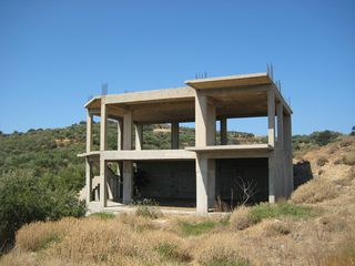 Οικόπεδο 4.500 τ.μ. προς πώληση, Αστράτηγος-thumb-3