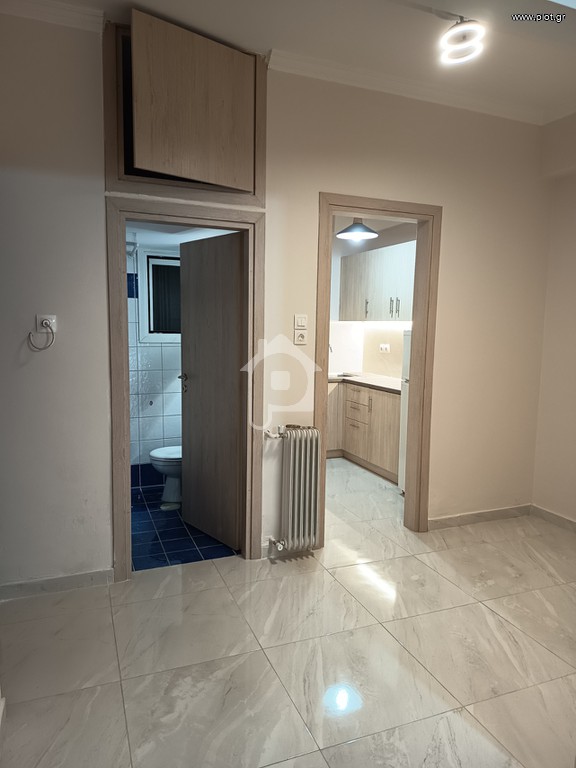 Studio / γκαρσονιέρα 30 τ.μ. προς ενοικίαση, Φρεαττύδα