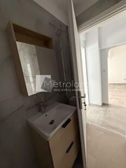 Studio / γκαρσονιέρα 56 τ.μ. για πώληση, Πειραιάς, Πασαλιμάνι-thumb-3