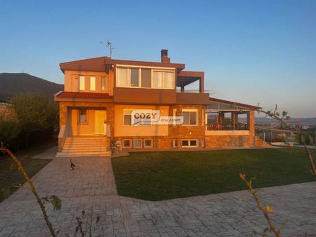 Detached home 217 sqm for rent