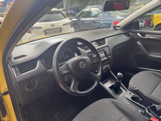 Skoda Octavia 2016 1.6 diesel-thumb-5