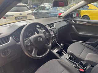 Skoda Octavia 2016 1.6 diesel-thumb-6