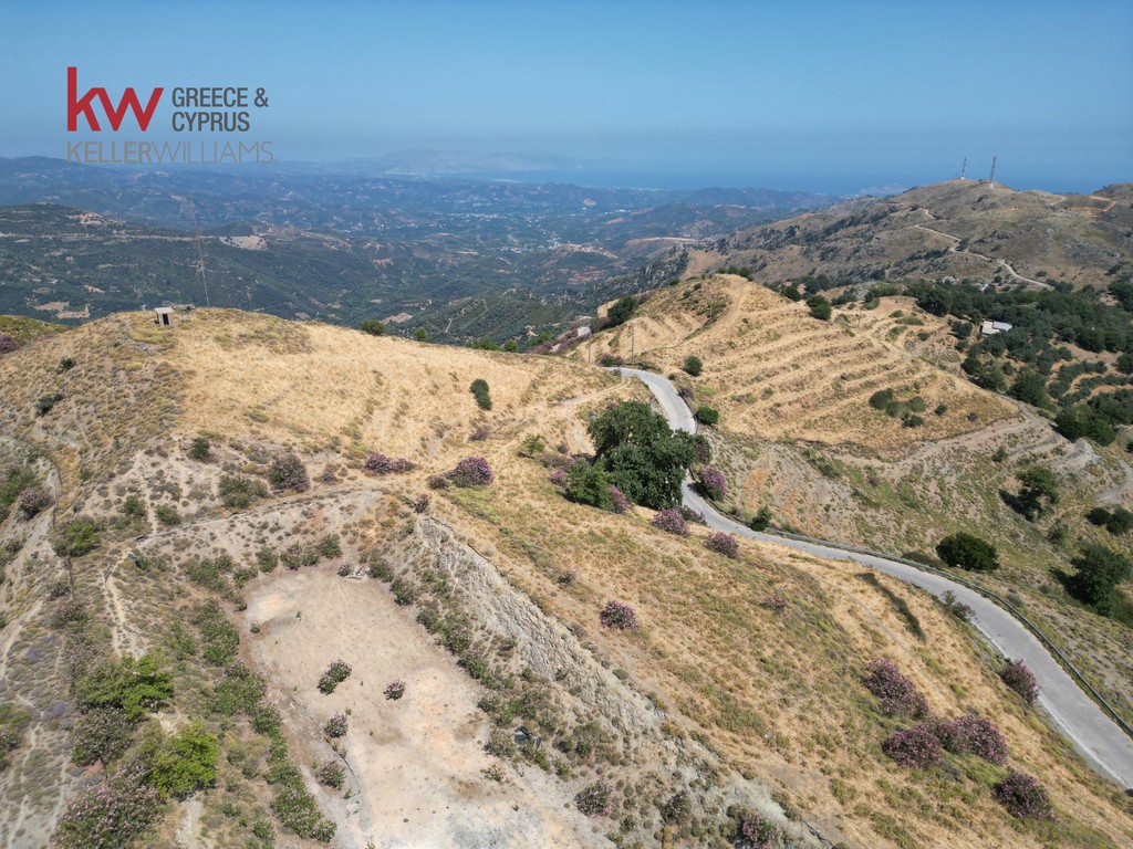 Οικόπεδο 8.412 τ.μ. προς πώληση, Θέρισος