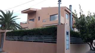 Μονοκατοικία 230 τ.μ. για ενοικίαση