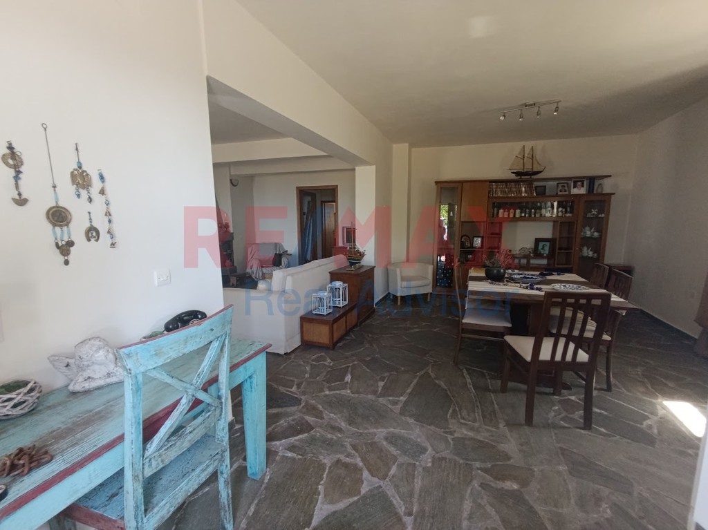Βίλλα 300 τ.μ. πρός πώληση, Αττική - Υπόλοιπο, Μαρκόπουλο Ωρωπού