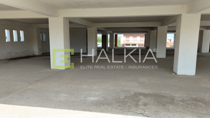 Επιχειρηματικό κτίριο 2.818 τ.μ. προς πώληση, Κέντρο Αλμυρού