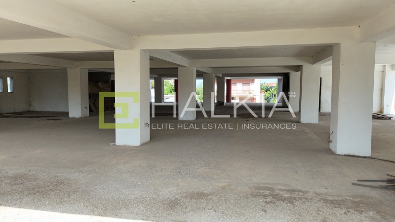 Επιχειρηματικό κτίριο 2.818 τ.μ. προς πώληση, Κέντρο Αλμυρού