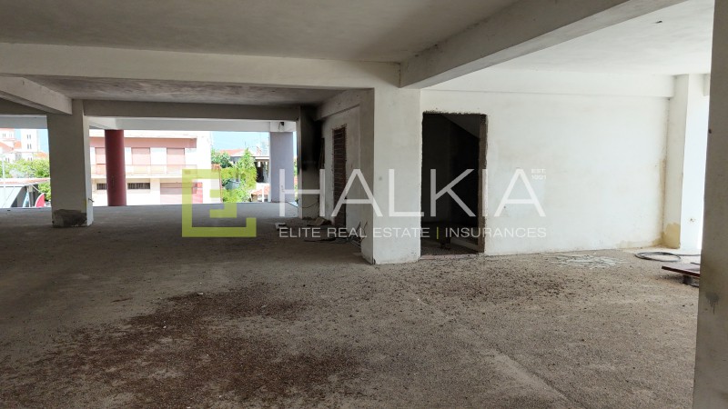 Επιχειρηματικό κτίριο 2.818 τ.μ. προς πώληση, Κέντρο Αλμυρού