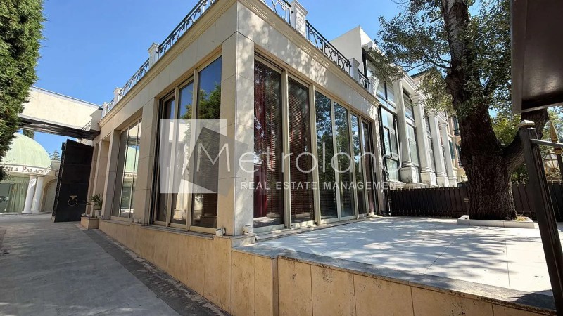 Κατάστημα 378 τ.μ. πρός ενοικίαση, Αθήνα - Βόρεια Προάστια, Κηφισιά