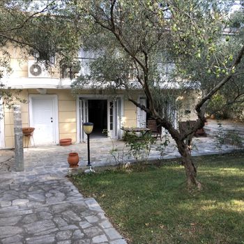Μονοκατοικία 200 τ.μ. προς ενοικίαση