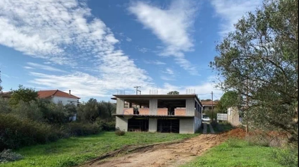 Επιχειρηματικό κτίριο 600 τ.μ. πρός πώληση, Μεσσηνία, Βουφράδα
