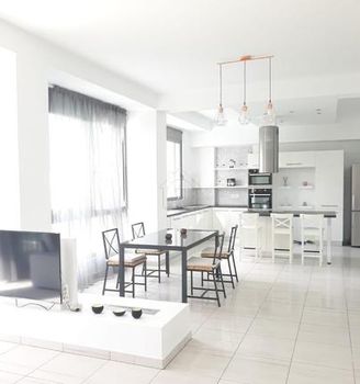 Maisonette 250 sqm for rent