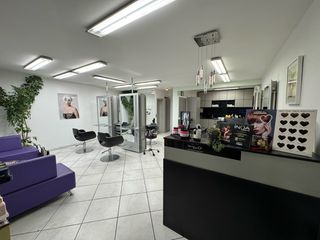 Hair Salon Assistant / Junior Stylist