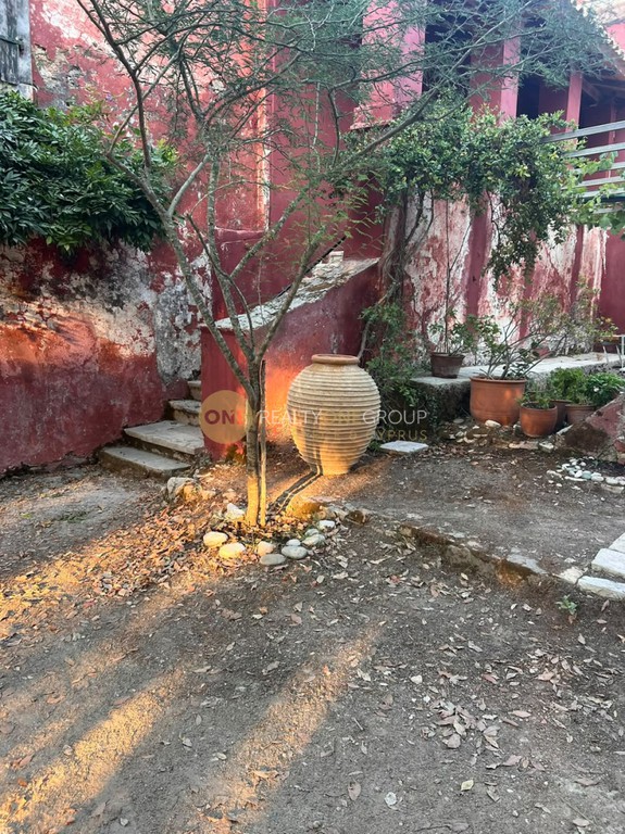 Μονοκατοικία 900 τ.μ. προς πώληση, Κορισσίοι