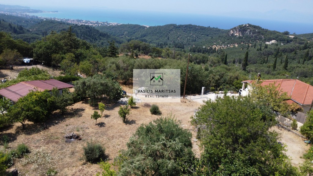 Οικόπεδο 895 τ.μ. προς πώληση, Θινάλιο
