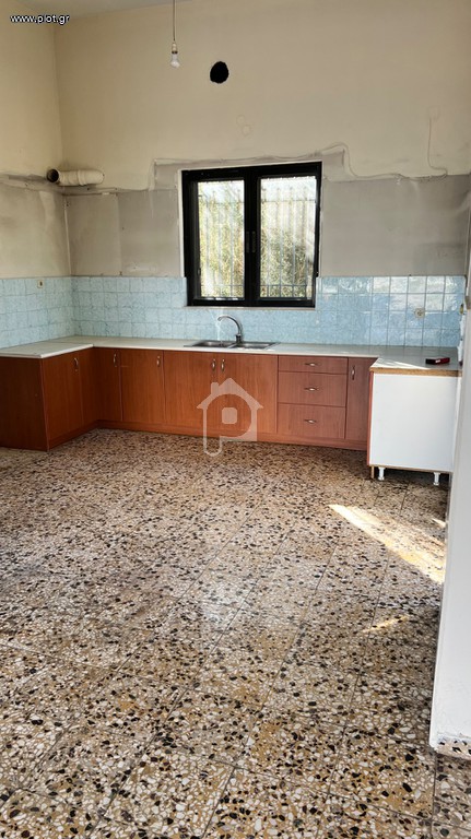 Κατάστημα 55 τ.μ. προς ενοικίαση, Βουπρασία
