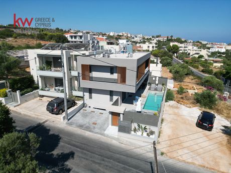 Villa 226 sqm for sale