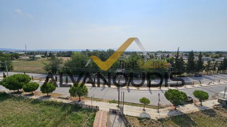 Κτίριο 1.305 τ.μ. πρός πώληση