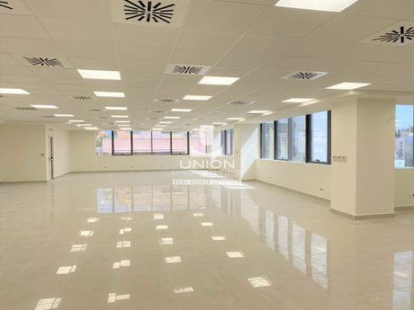 Επιχειρηματικό κτίριο 4.900 τ.μ. πρός ενοικίαση