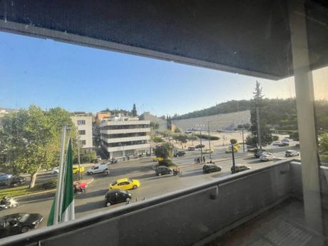 Office 680 sqm for rent