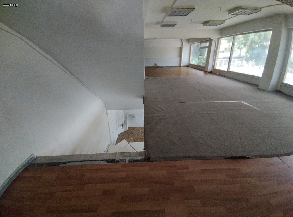 Κατάστημα 300 τ.μ. προς ενοικίαση, Άνω Καλαμάκι