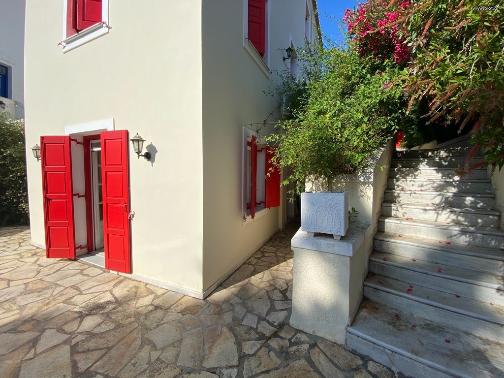 Διαμέρισμα 90 τ.μ. προς πώληση, Μονή Αγίων Πάντων Σπετσών