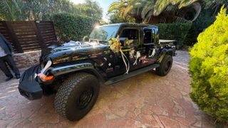 Jeep Gladiator 2022 Ενοικίαση για Γάμους με Οδηγο-thumb-1