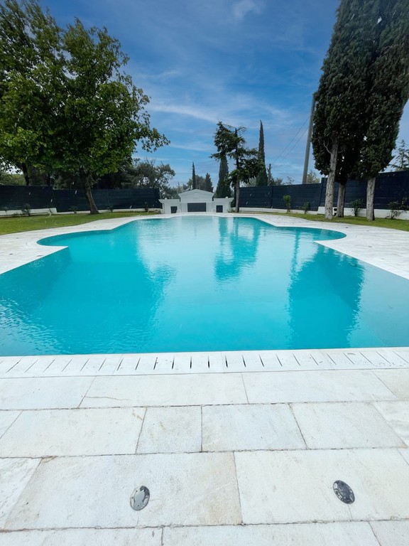 Βίλλα 1.600 τ.μ. πρός ενοικίαση, Αθήνα - Βόρεια Προάστια, Εκάλη