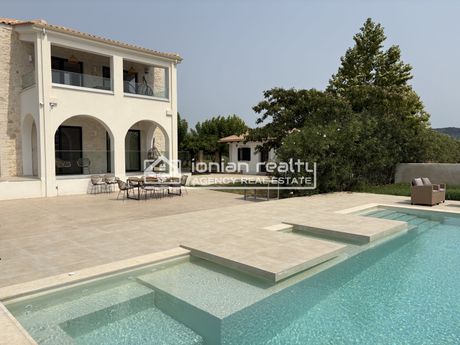 Apartment complex 275 sqm for sale