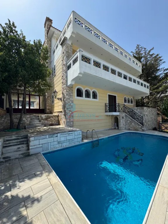 Βίλλα 335 τ.μ. πρός ενοικίαση, Αθήνα - Βόρεια Προάστια, Νέα Ερυθραία