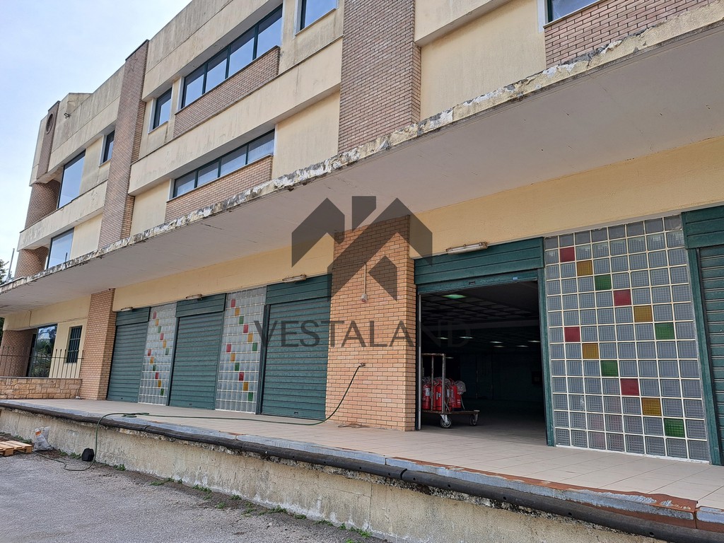 Βιομηχανικός χώρος 3.210 τ.μ. πρός ενοικίαση, Αθήνα - Ανατολικά Προάστια, Κορωπί