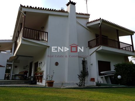 Detached home 382 sqm for sale