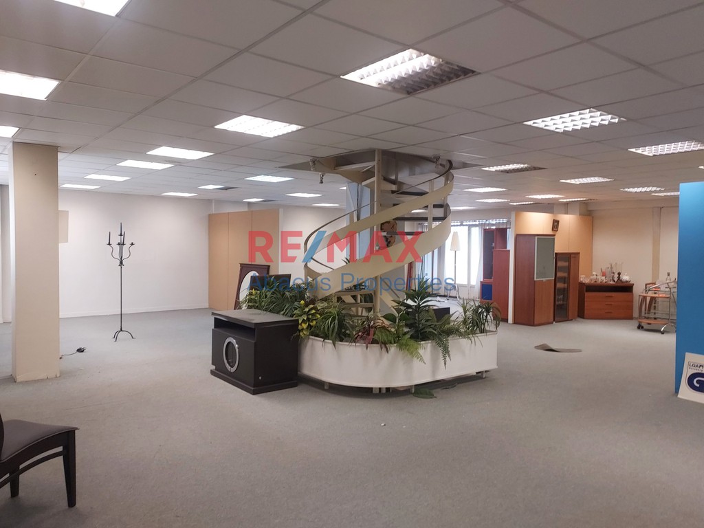 Επιχειρηματικό κτίριο 704 τ.μ. πρός πώληση, Πειραιάς - Προάστια, Κορυδαλλός