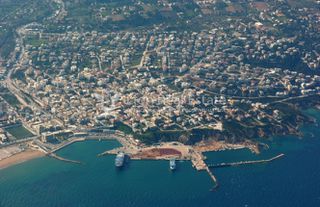 Οικόπεδο 5.300 τ.μ. προς πώληση