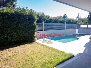 Detached home 350 sqm for rent