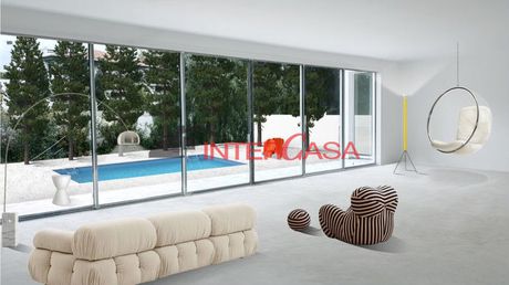 Detached home 720 sqm for sale