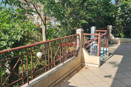 Detached home 305 sqm for sale