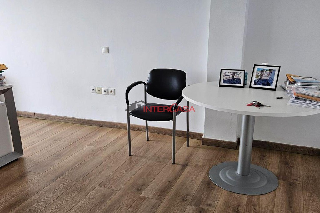 Γραφείο 82 τ.μ. πρός ενοικίαση, Αθήνα - Νότια Προάστια, Γλυφάδα